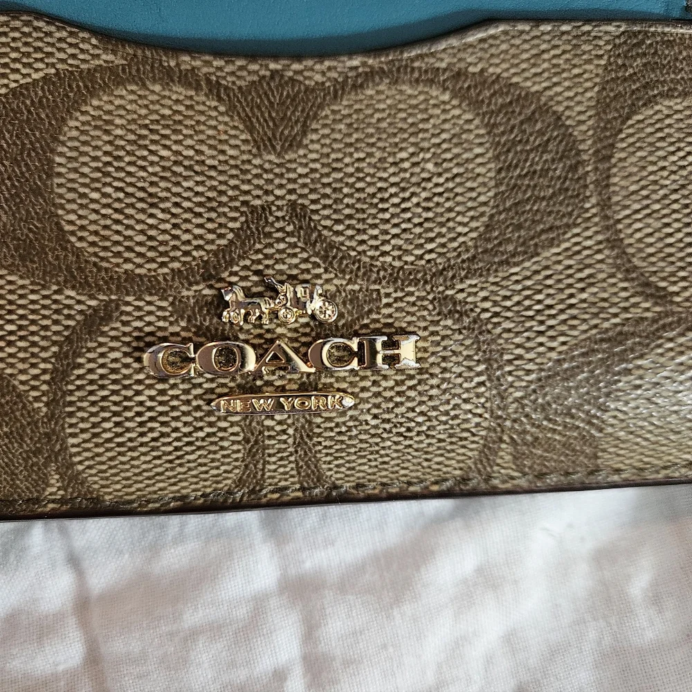 Coach Women's Colorful Credit Card Holder with Keychain ID Wallet Change Purse. - Picture 3 of 7